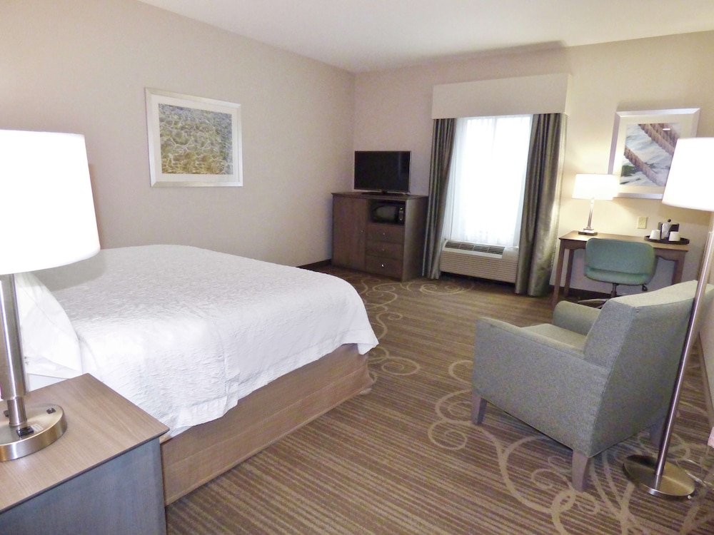 Hampton Inn & Suites Pensacola/I-10 Pine Forest Road 21/47