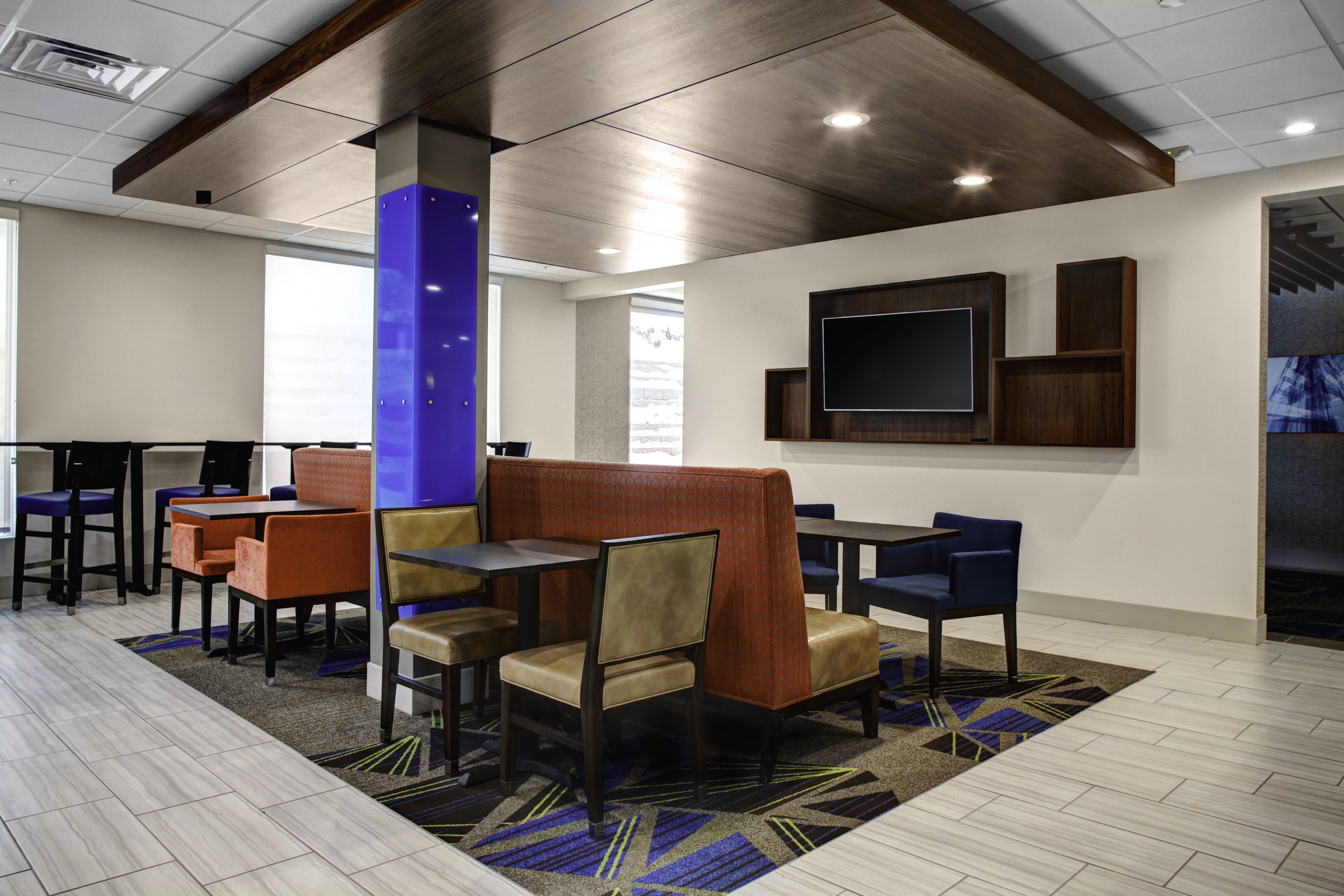 Holiday Inn Express Suites Coldwater 43/50