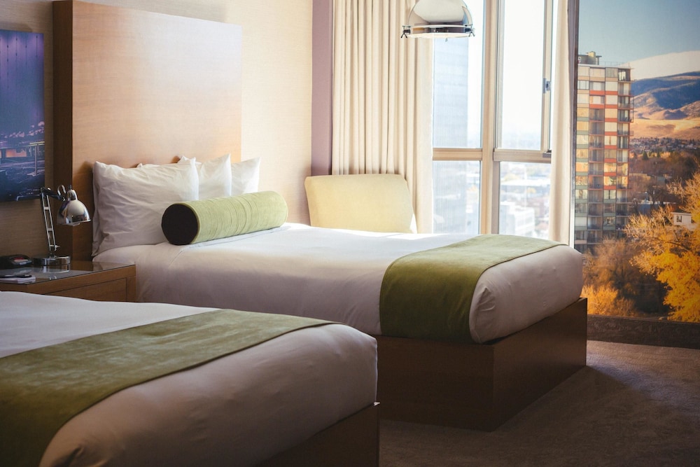 Whitney Peak Hotel Reno, Tapestry Collection by Hilton 9/46