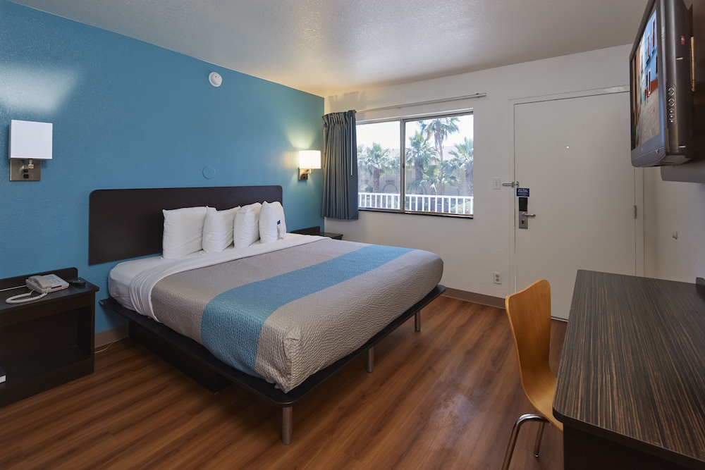 Motel6 Blythe, CA 39/65