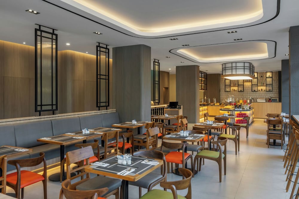 Hotel Neo Kota Baru Parahyangan 67/88
