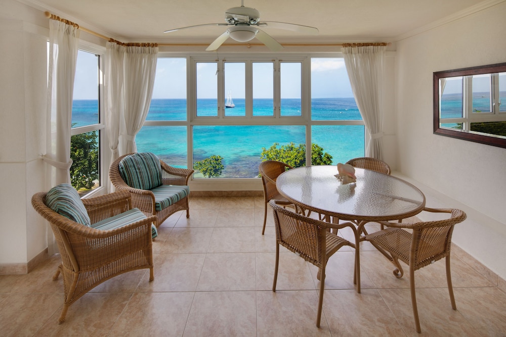 Beach View Hotel 27/50