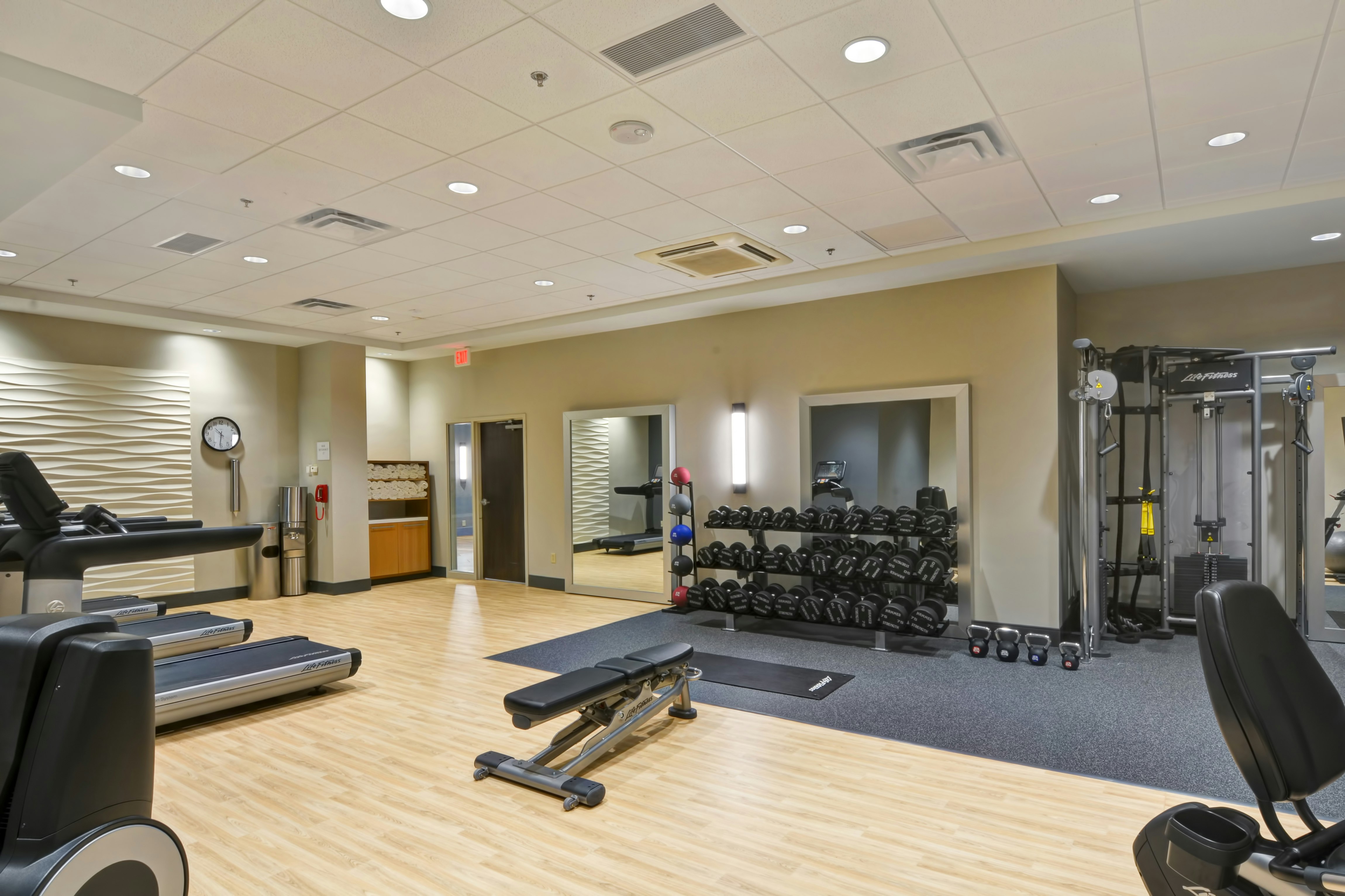 Embassy Suites by Hilton Minneapolis Airport 25/57