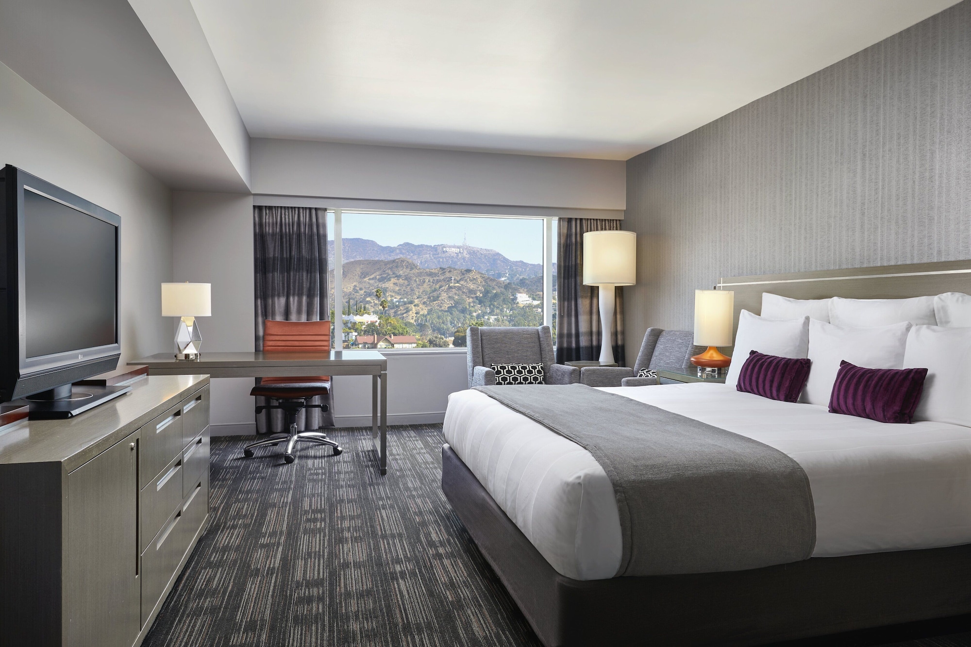 Room, King Bed, Hollywood Sign View