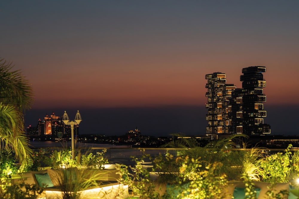 C Central Resort The Palm 73/75
