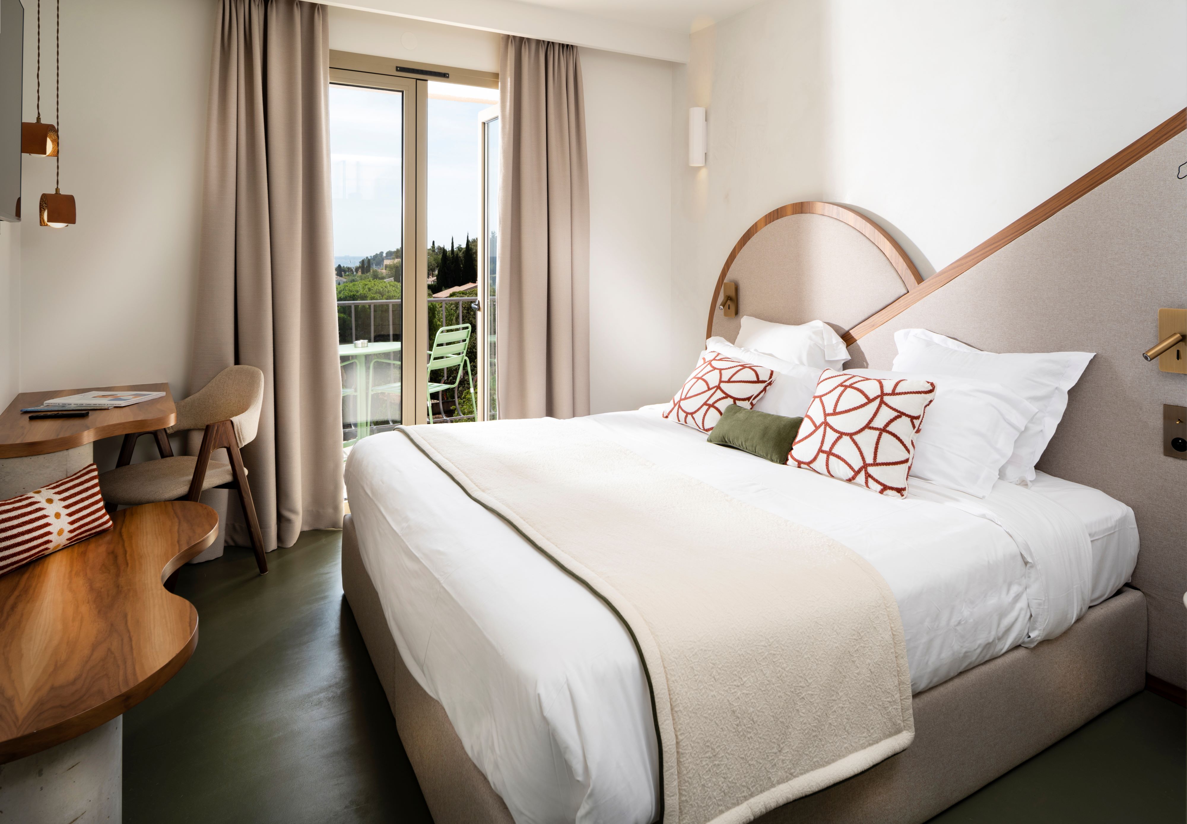 Duplex, Garden, Suite