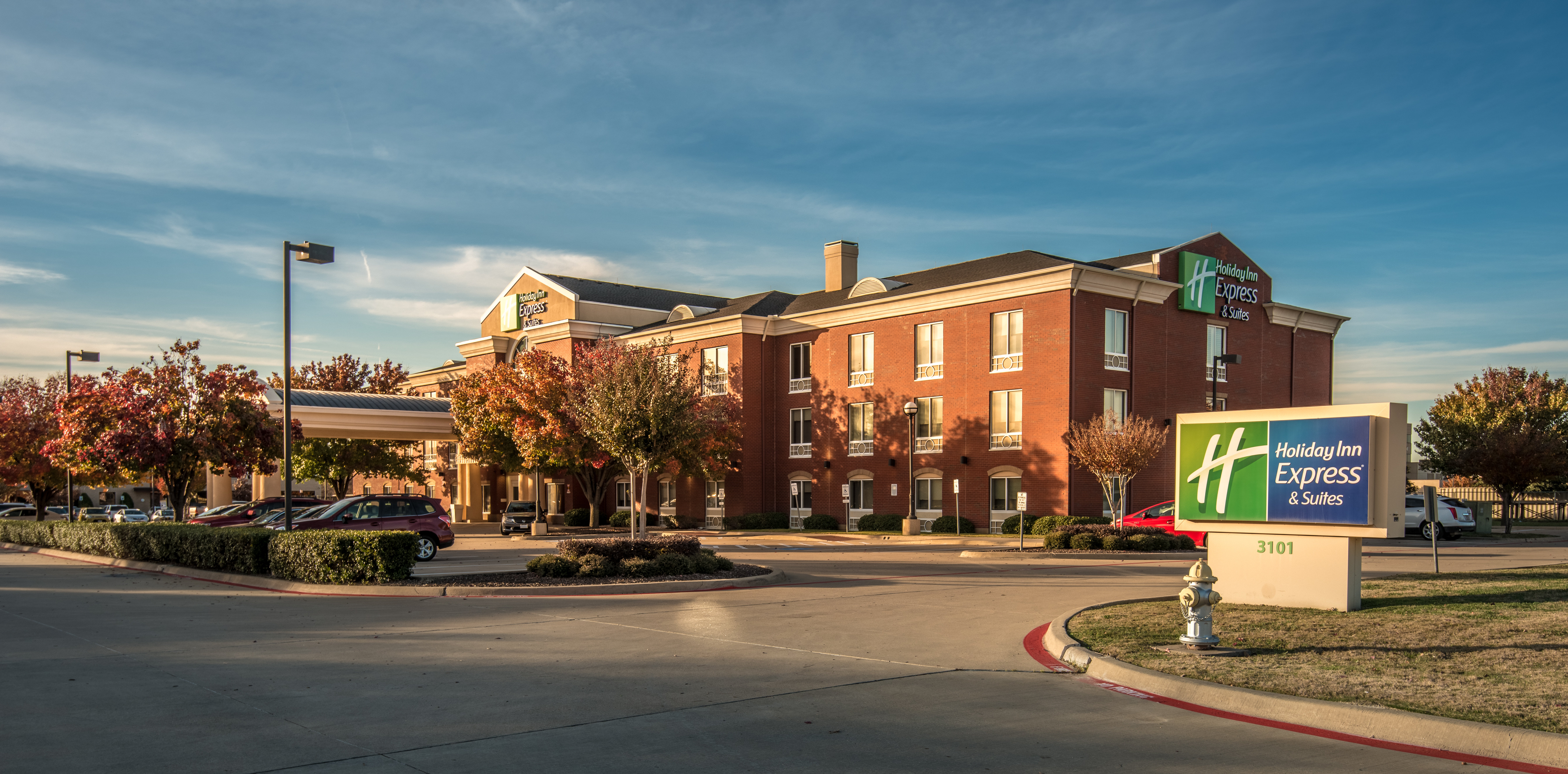Holiday Inn Express & Suites Dallas-North Tollway (N Plano) 51/53