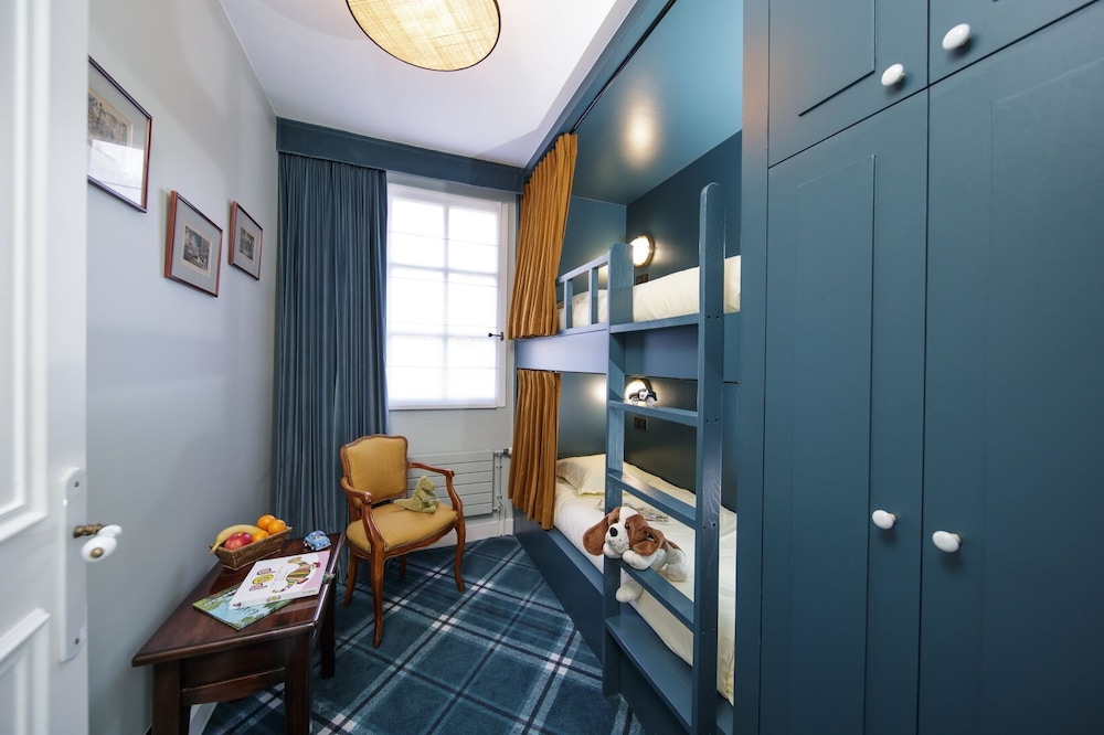 Manoir Hotel 25/50