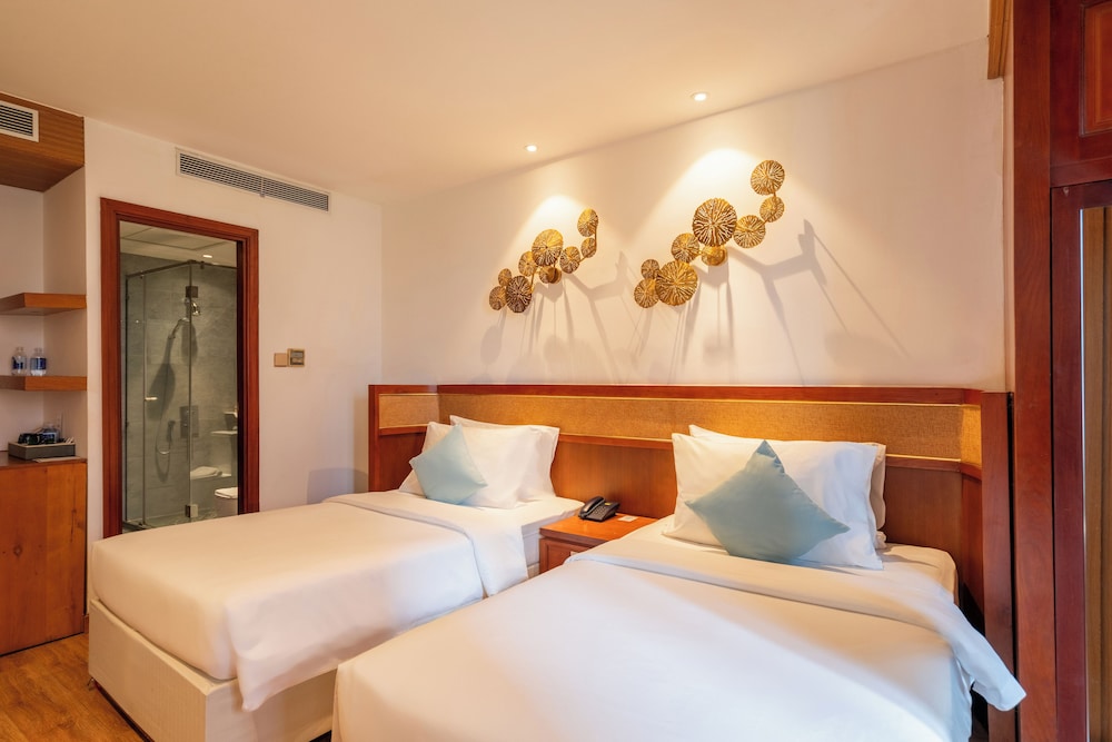 EXECUTIVE, TWIN BEDS