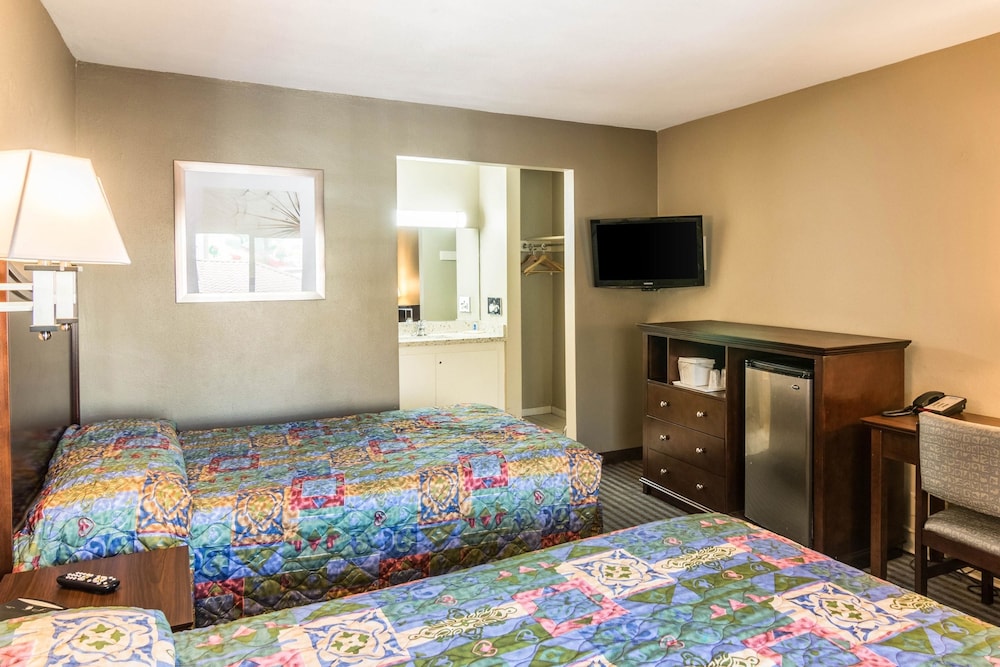 Rodeway Inn Regalodge Glendale CA 12/23