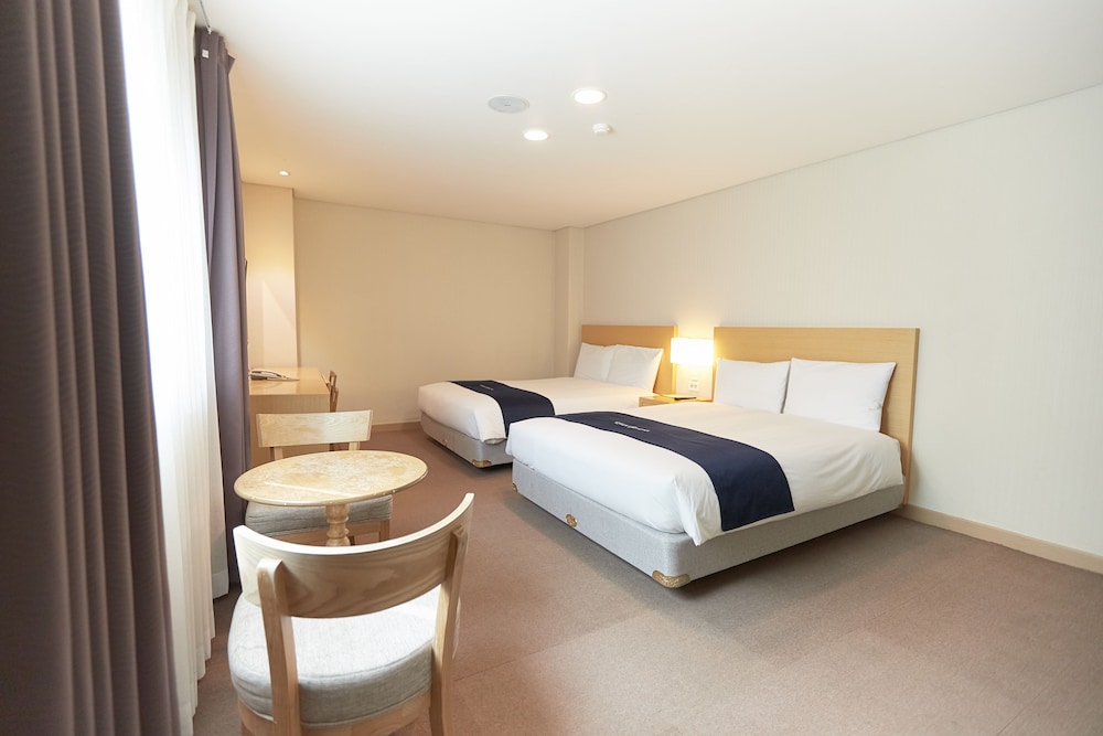 Tower Hill Hotel 11/48