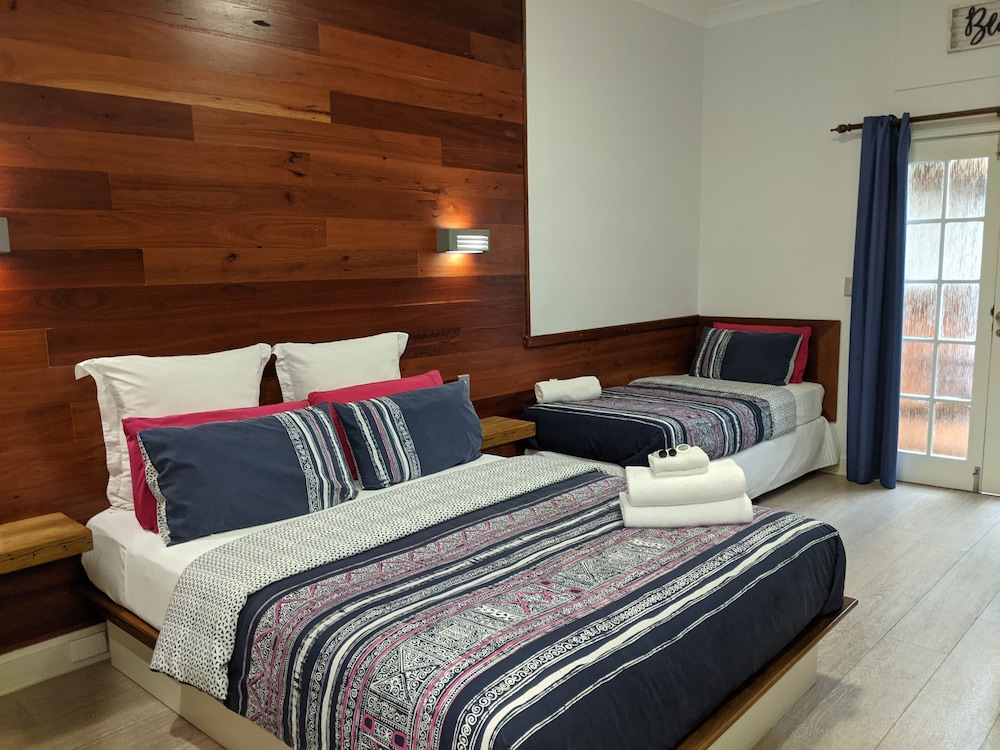 Ettalong Beach Tourist Resort 20/50