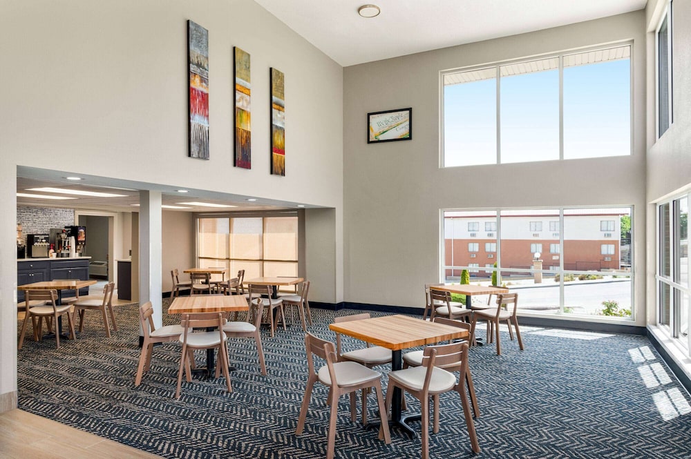 AmericInn by Wyndham Branson and Conference Center 47/62