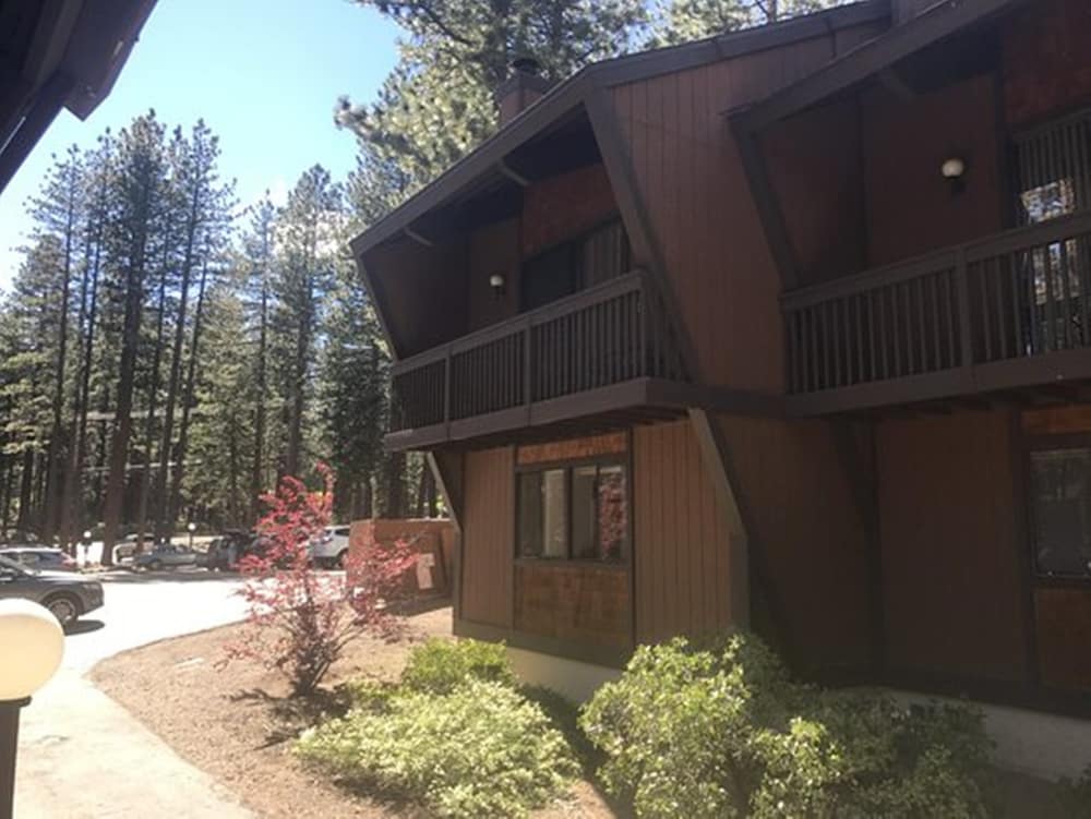 Club Tahoe 1/56