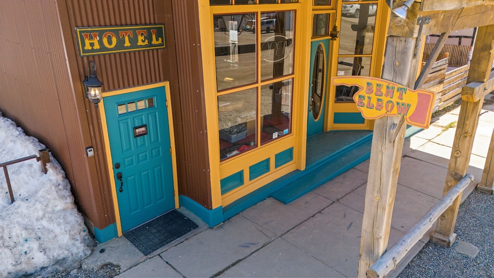 The Bent Elbow Hotel and Restaurant 3/40