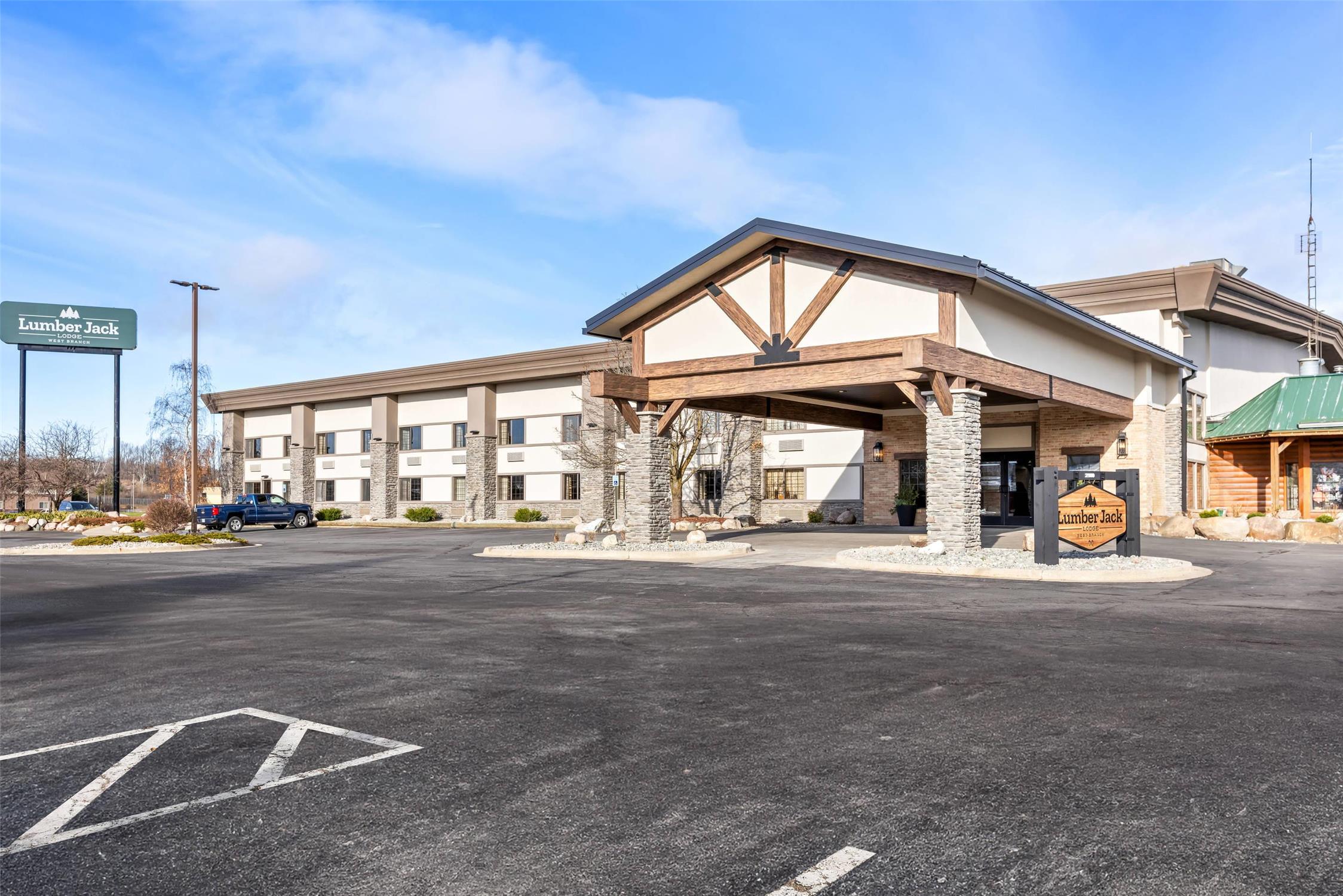 Lumber Jack Lodge, Ascend Hotel Collection 33/35