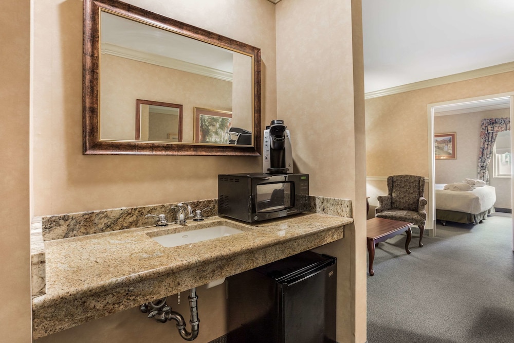 Traditions Hotel Spa Ascend Hotel Collection 32/35