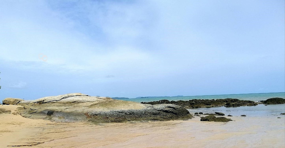 AUTHONG RESIDENCE PATTAYA 31/33