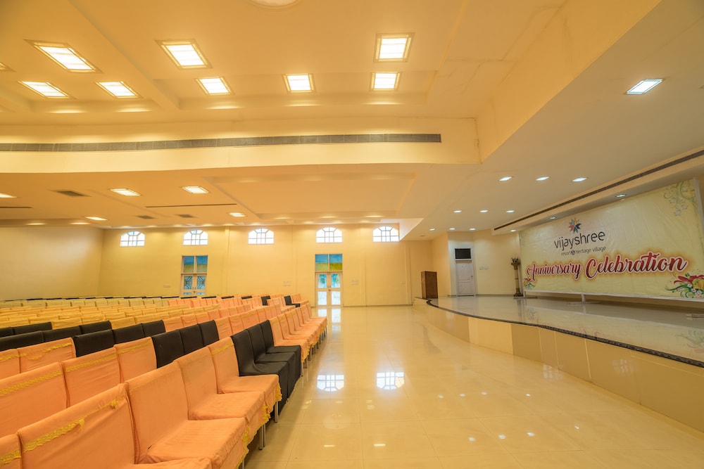 Vijayshree Heritage Village 11/68