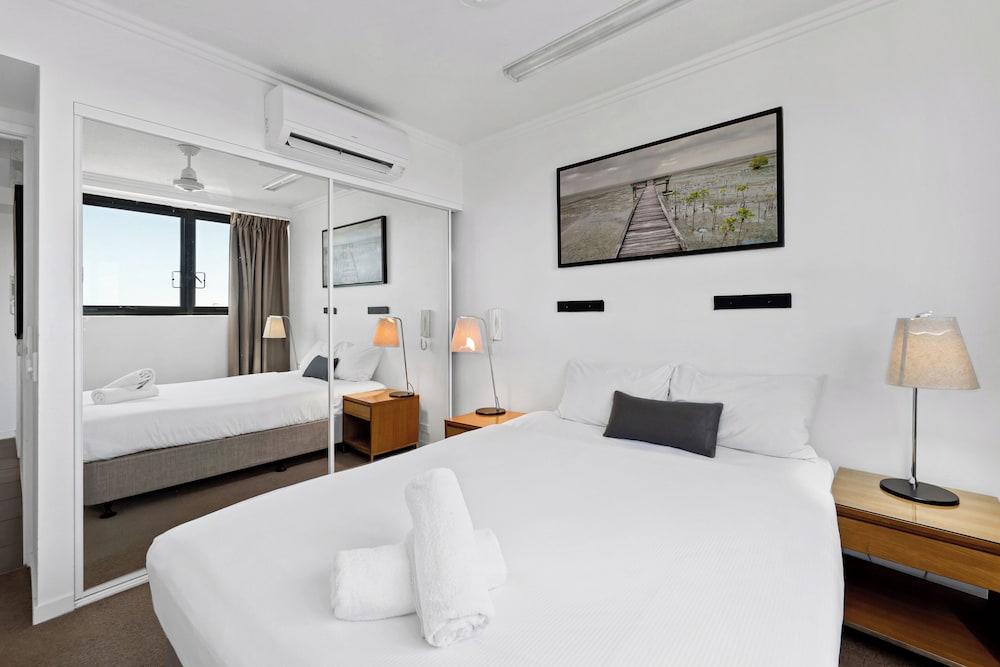 2 BEDROOMS, CONNECTING, APARTMENT