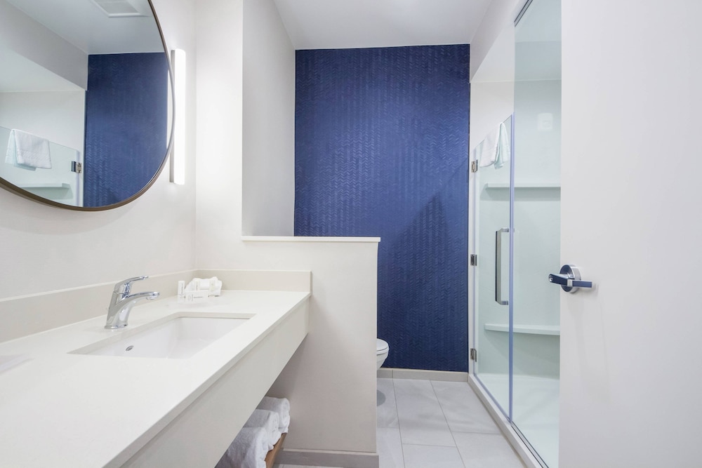 Fairfield Inn & Suites By Marriott Dallas Plano/Frisco 13/42