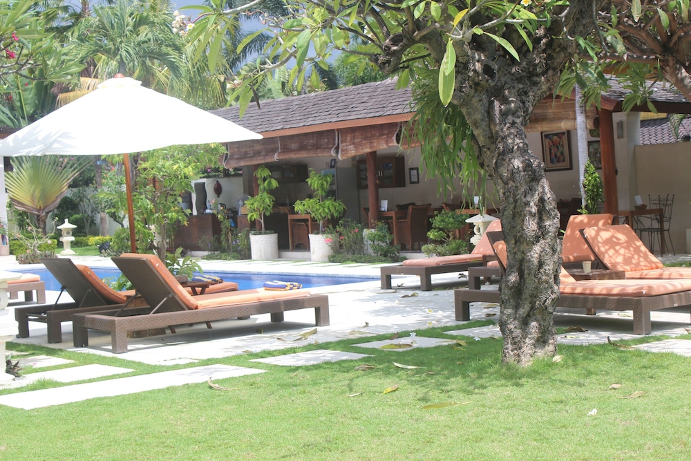 Frangipani Beach Villa 4/68