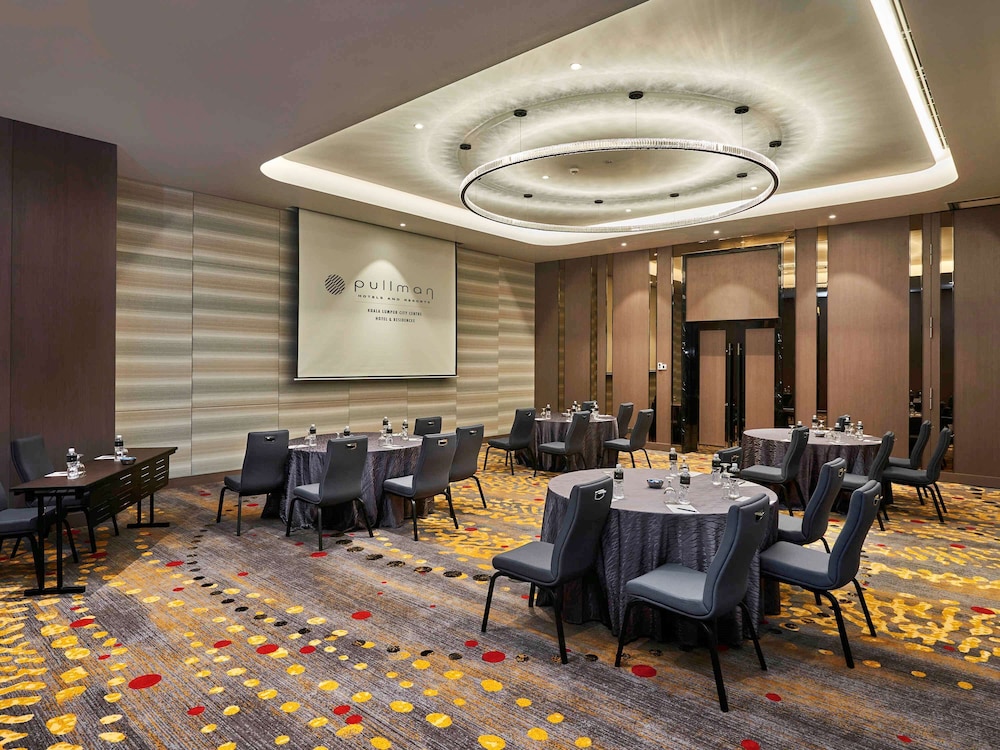 Pullman Kuala Lumpur City Centre Hotel and Residences 64/75