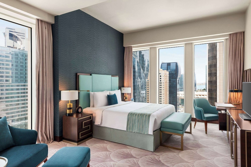 Wyndham Grand Doha West Bay Beach 22/57