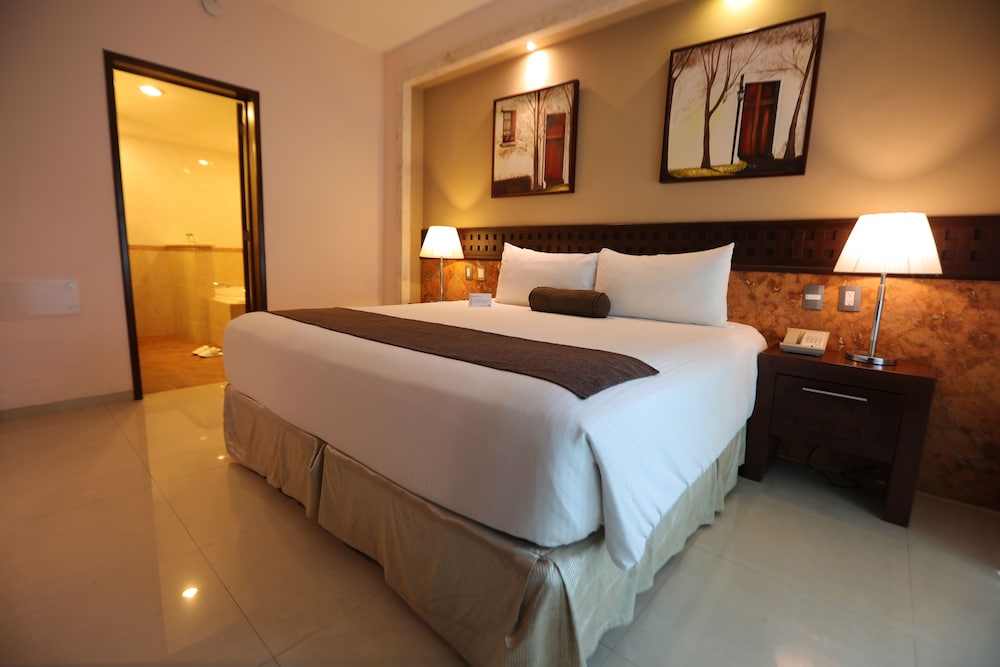 WYNDHAM MERIDA 18/58