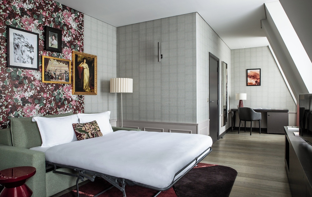 جناح بسرير كوين بغرفة نوم واحدة مع أريكة، Hotel Indigo Paris - Opera by IHG 3/7