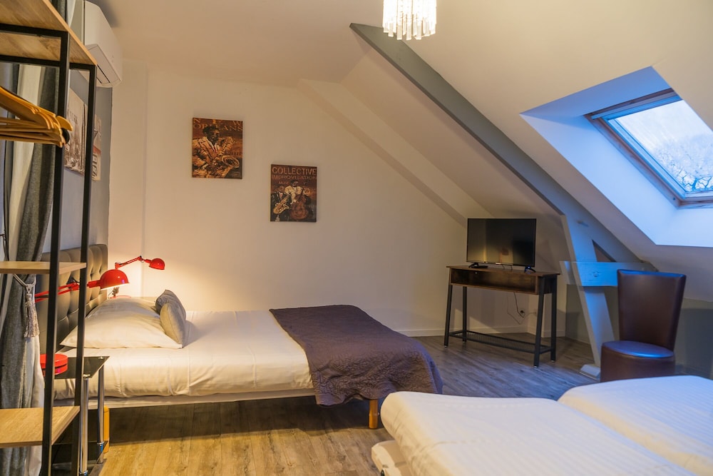 Duplex, Apartment, Double and Twin Beds, Annex