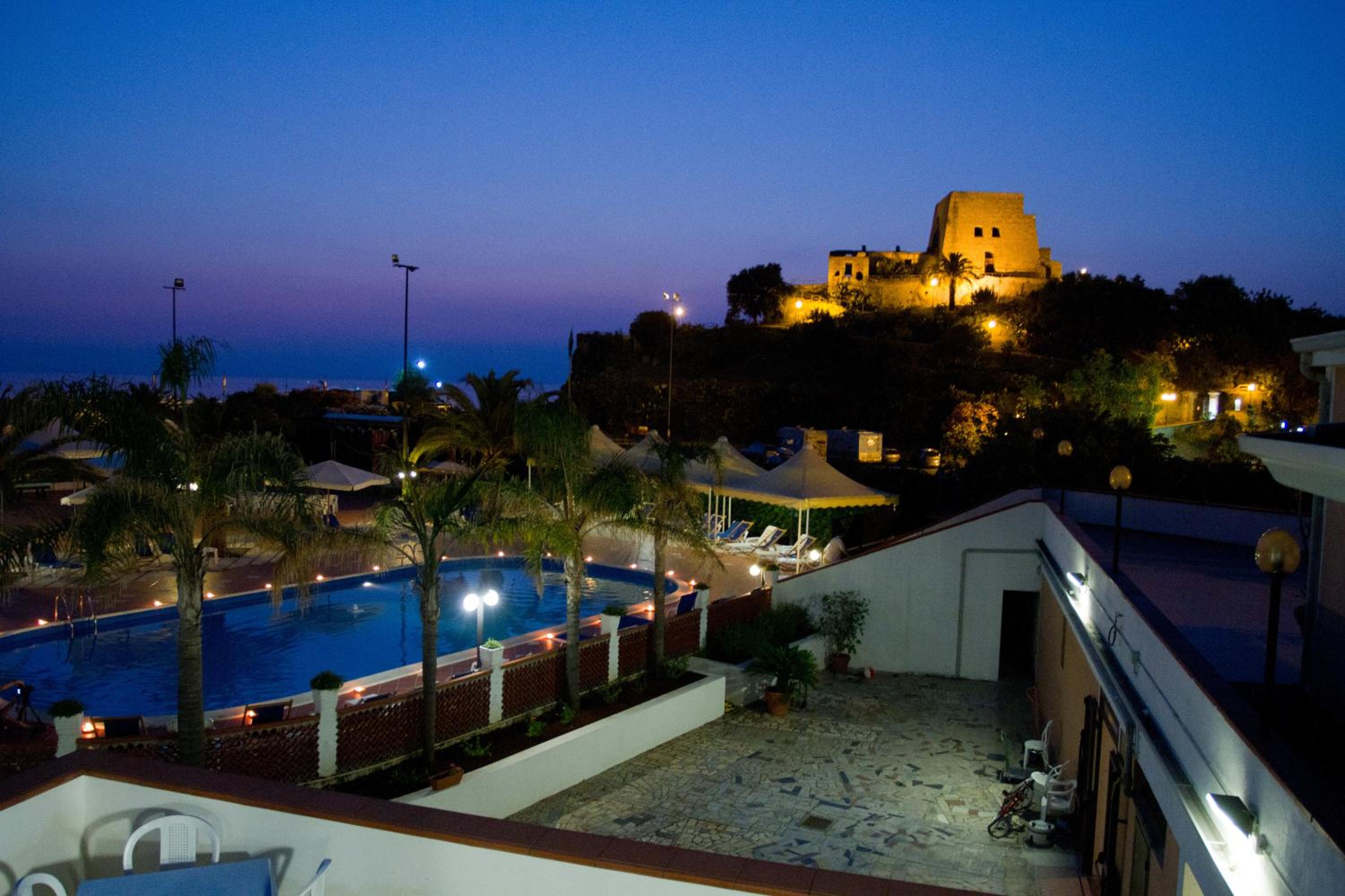 Hotel Talao S.A.S. 5/42