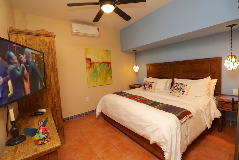 Casa Mia Suites 25/72