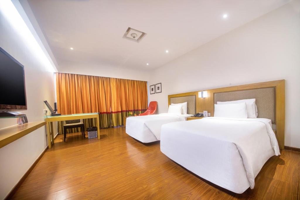 Silver, Double or Twin Bed