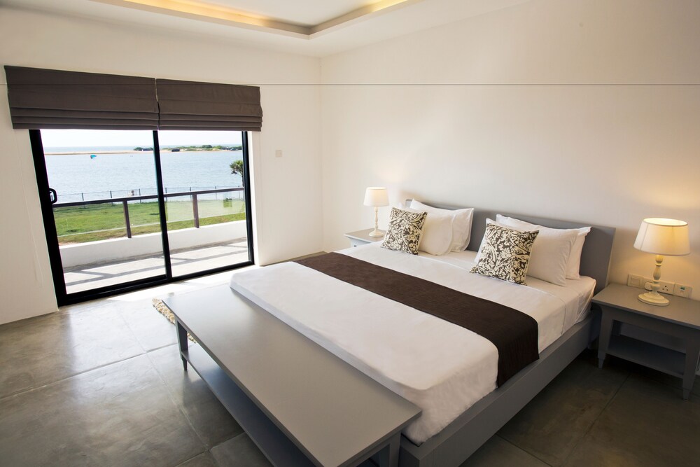 DELUXE, DOUBLE BED, SEA VIEW, BALCONY