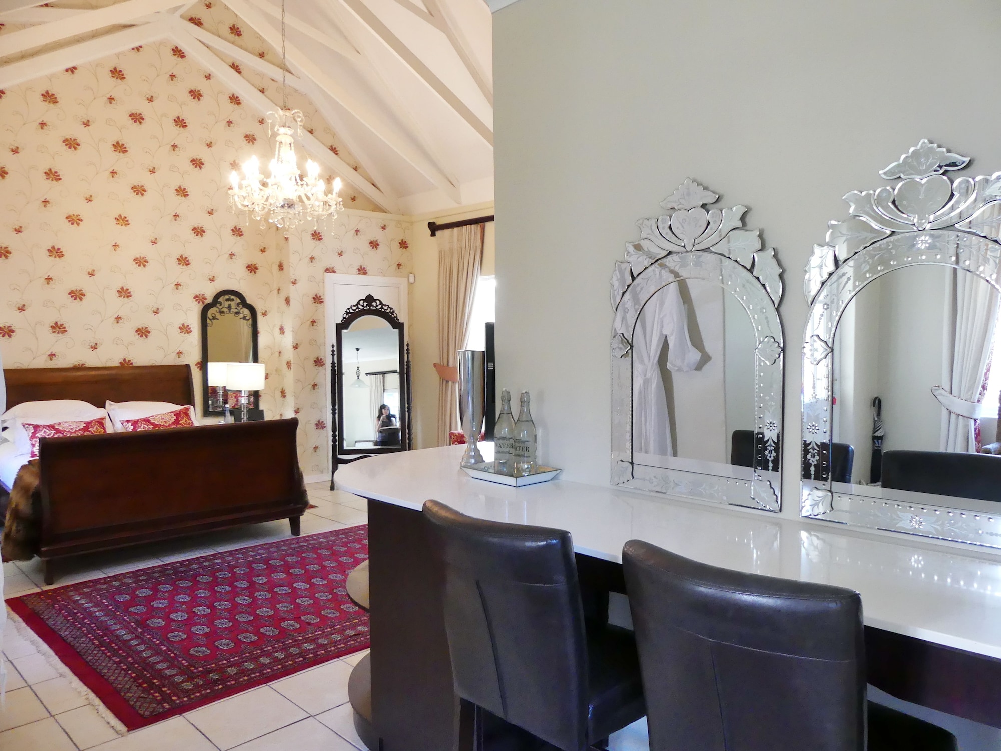 1 BEDROOM, HONEYMOON, SUITE