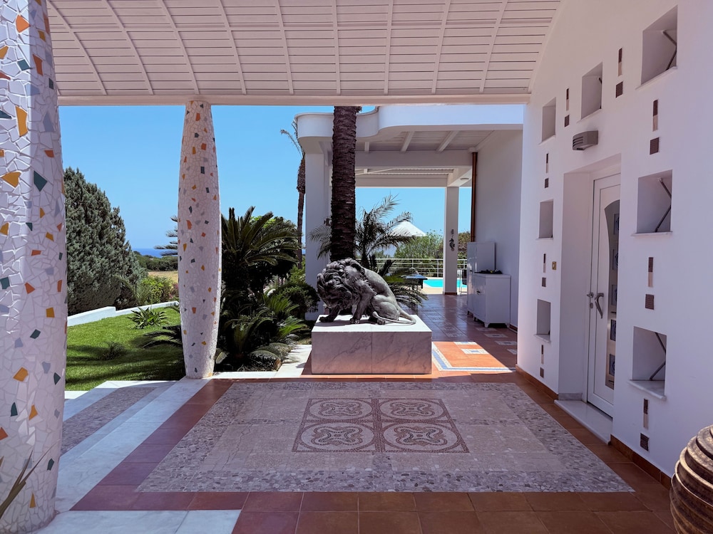 GRANDE DAME VILLA - RHODES 41/50