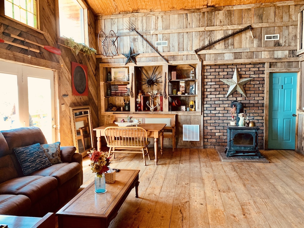 Good Place Farms Bed and Breakfast 53/71