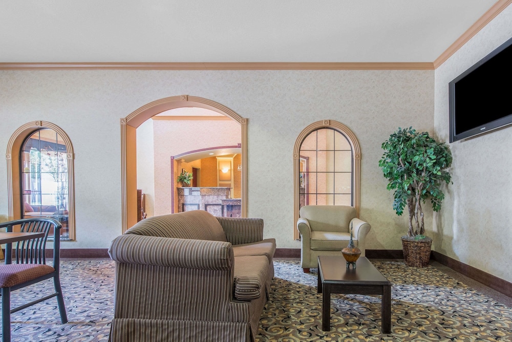 Baymont by Wyndham Wichita Falls 22/32