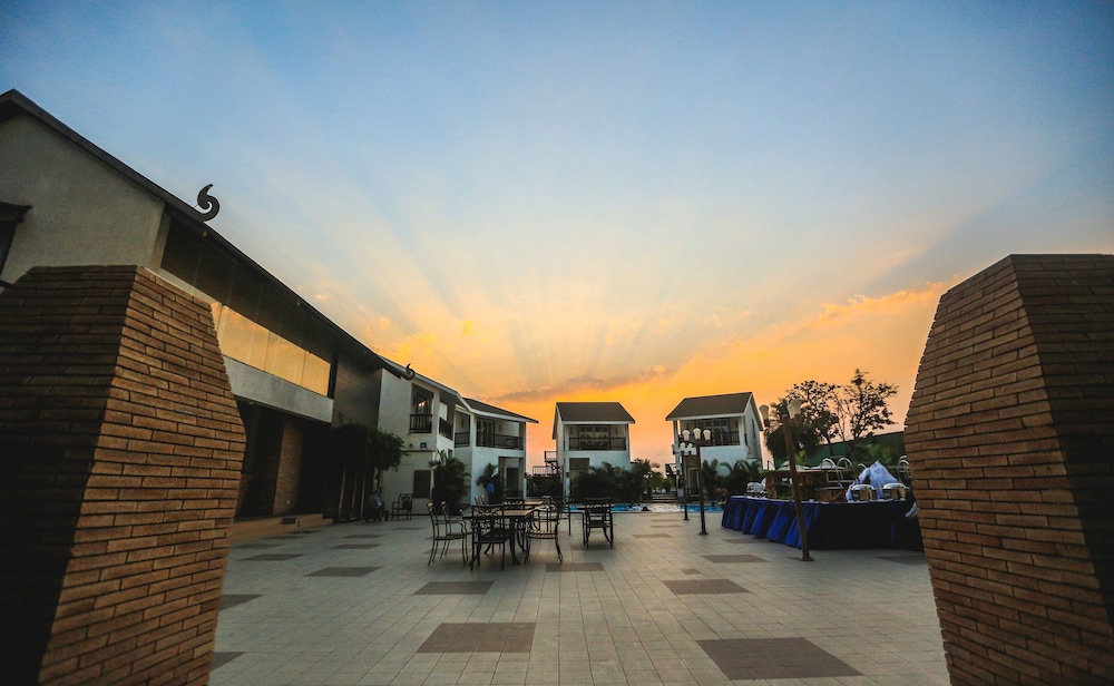 Rudraksh Club & Resort 25/27