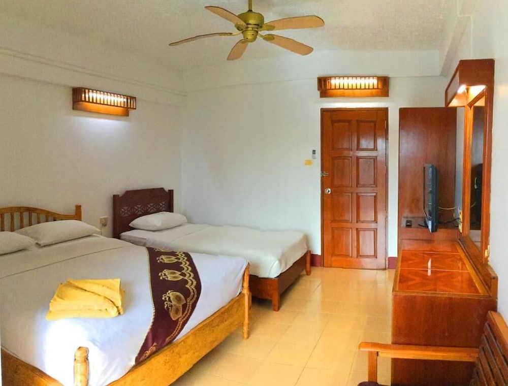 SUPERIOR, TRIPLE, TWIN BEDS, CITY VIEW