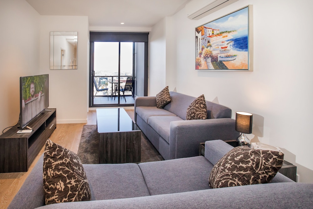 Spencer Street Apartments 24/41