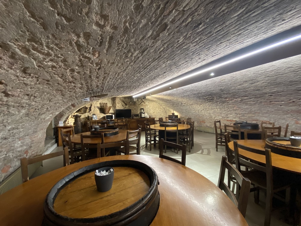 KYRIAD CHALON SUR SAONE CENTRE 53/63