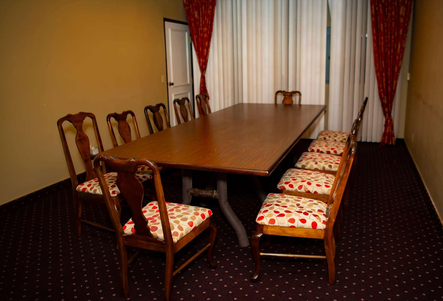 Ramada Plaza By Wyndham Garden Grove/Anaheim South 20/43