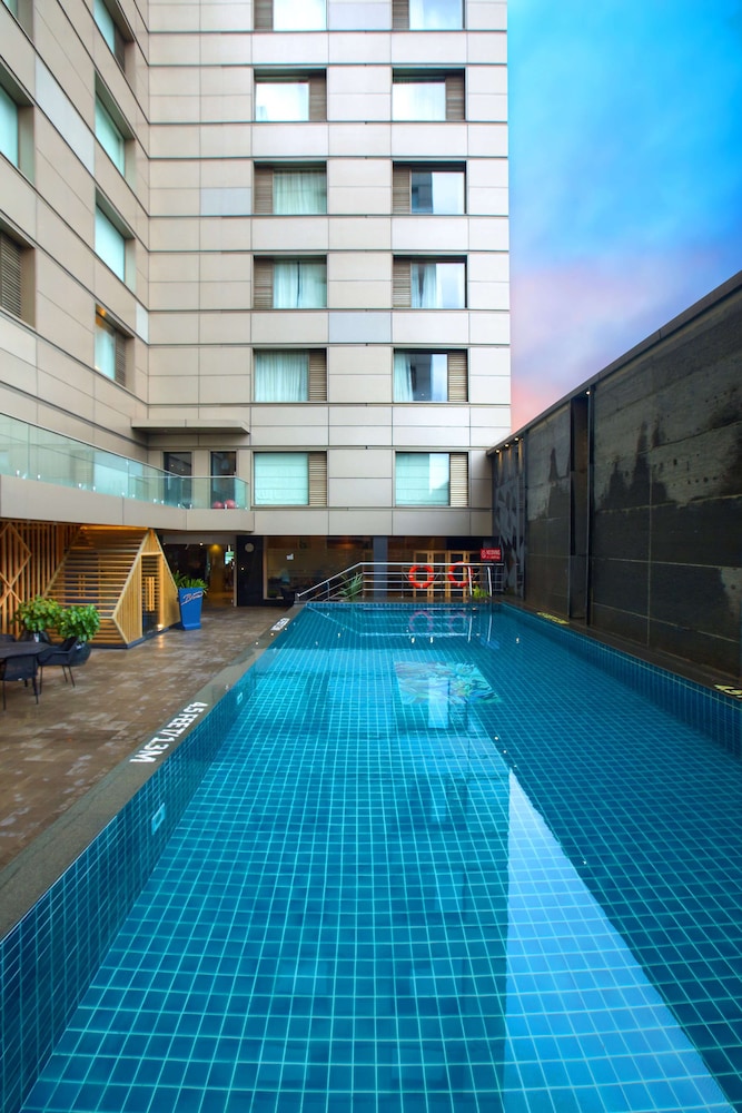 Radisson Blu Hotel Chennai City Centre 18/46