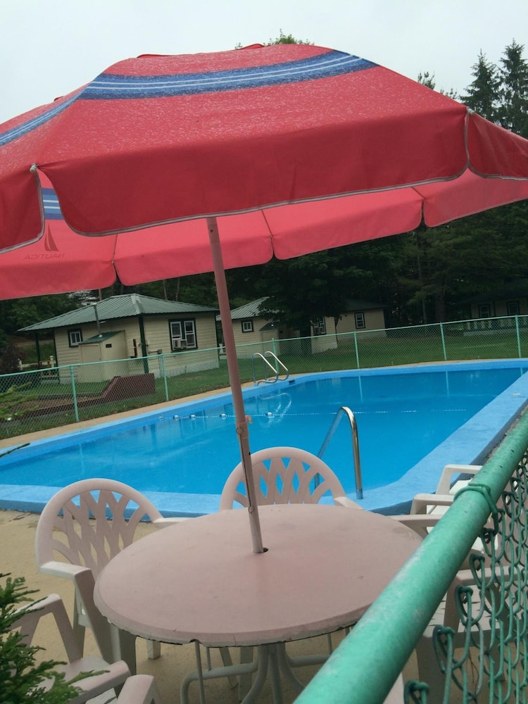 Perrys Motel & Cottages Ltd 24/47