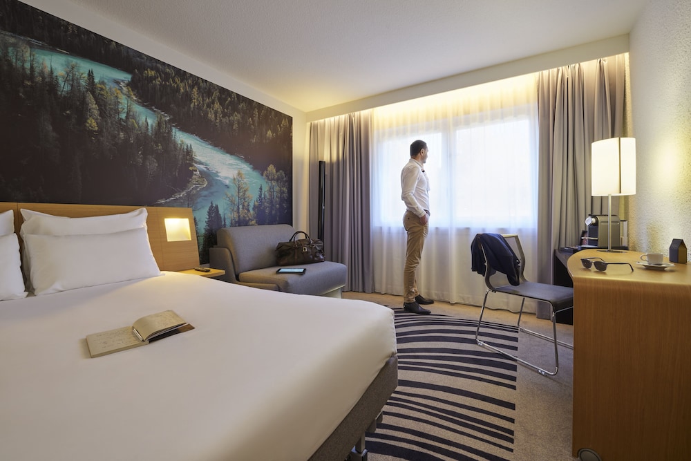NOVOTEL MASSY PALAISEAU 23/80