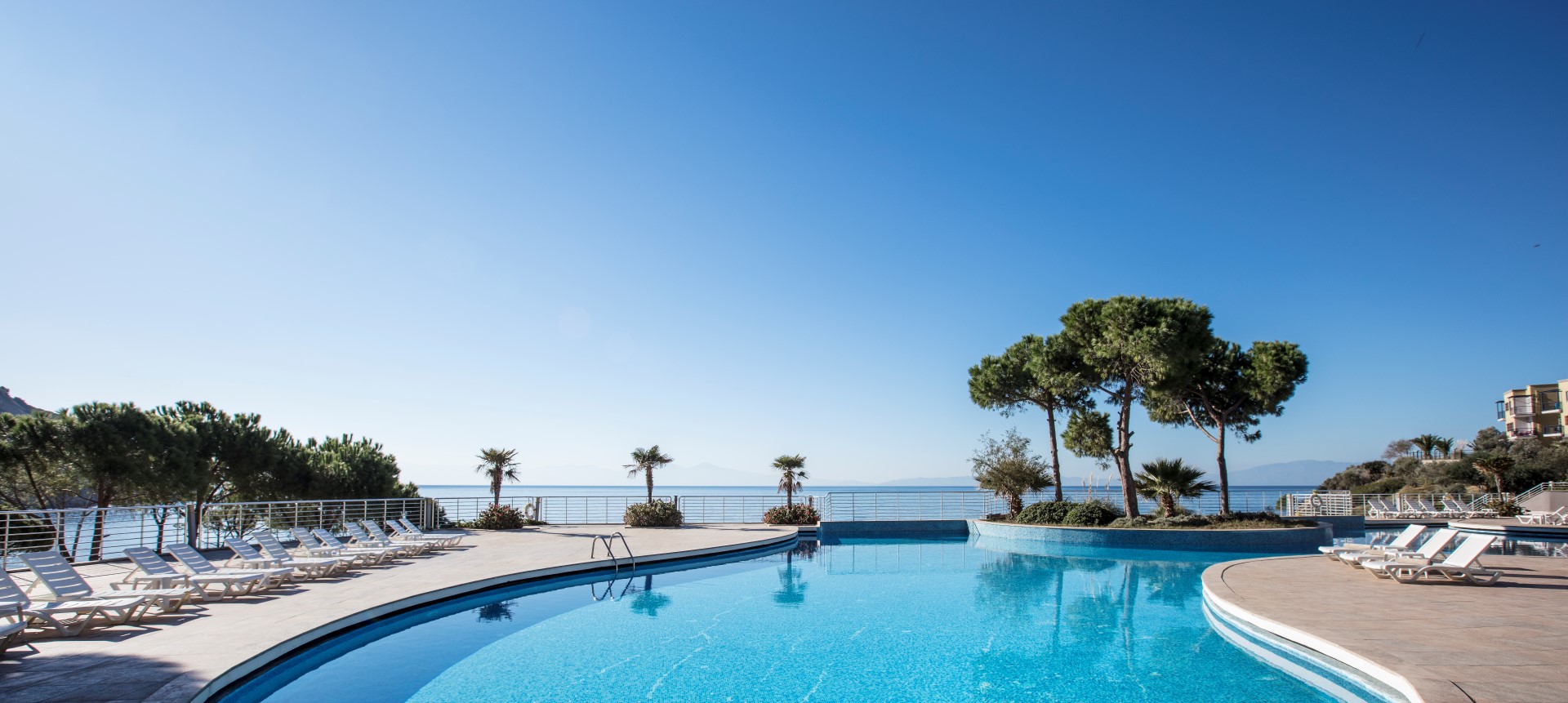 Aria Claros Beach & Spa Resort 43/45