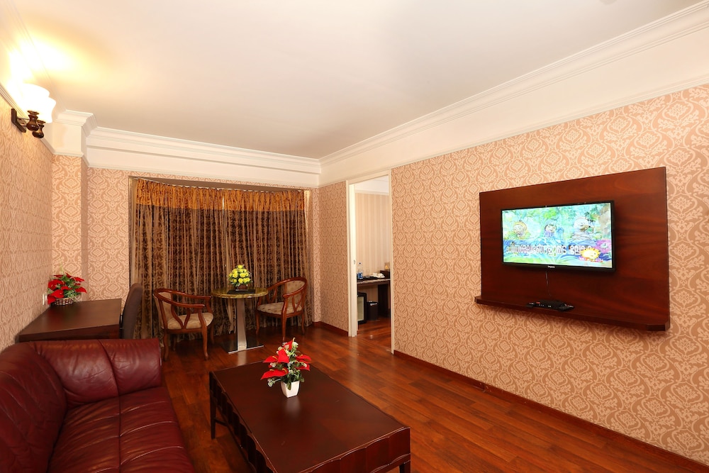 Treebo Select Cochin Legacy 25/48