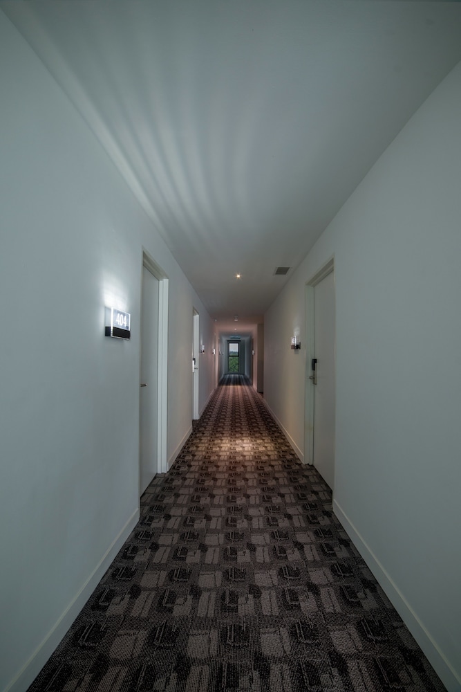 Riccarton Capsule Hotel 2/26